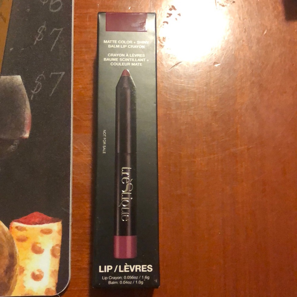 Lipstick matte